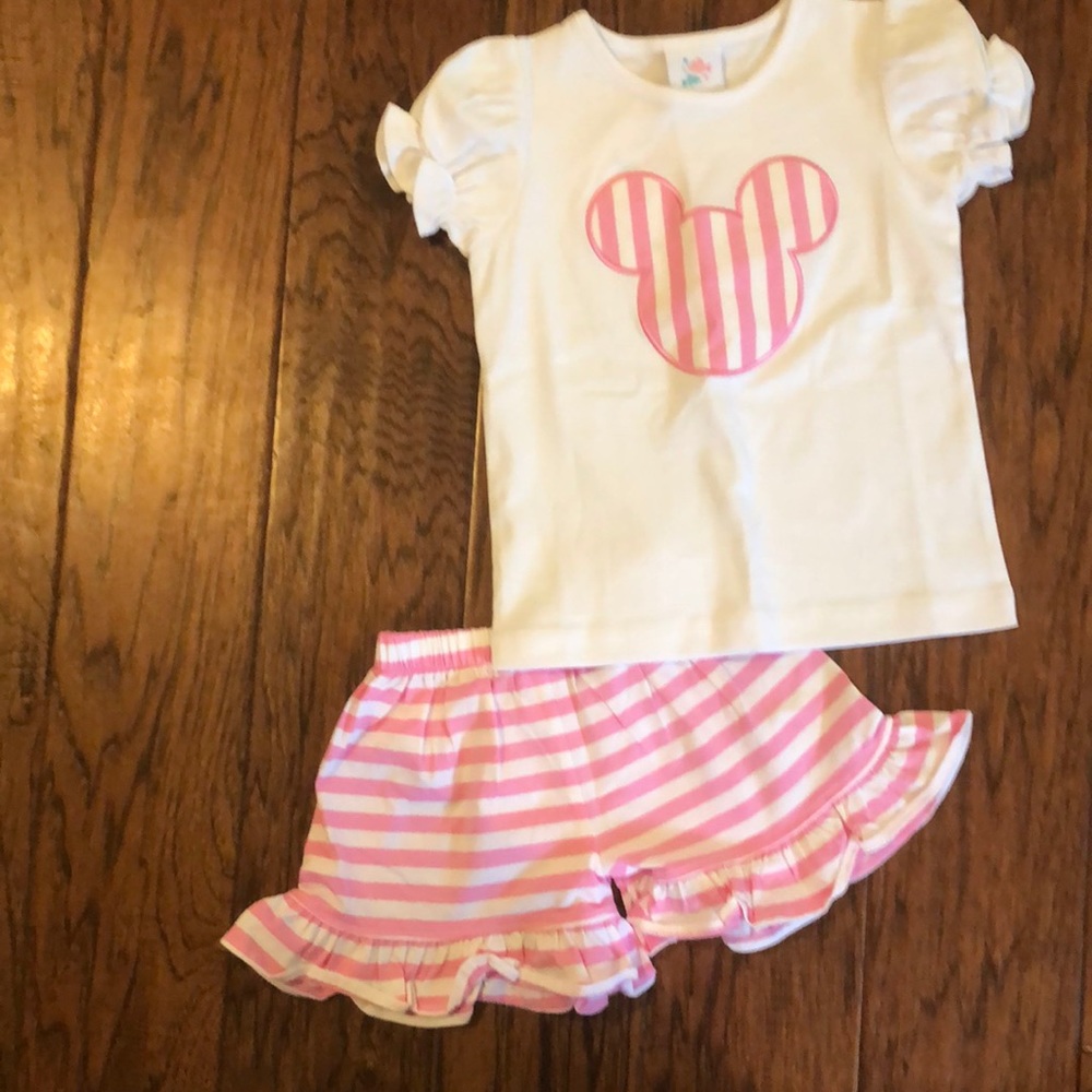 NWT stitchy fish Mickey outfit